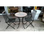 TABLE DE JARDIN ET 2 CHAISES