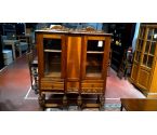 VITRINE PLAQUEE ACAJOU STYLE TUDOR