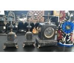 PENDULE +GARNITURES EN L'ETAT